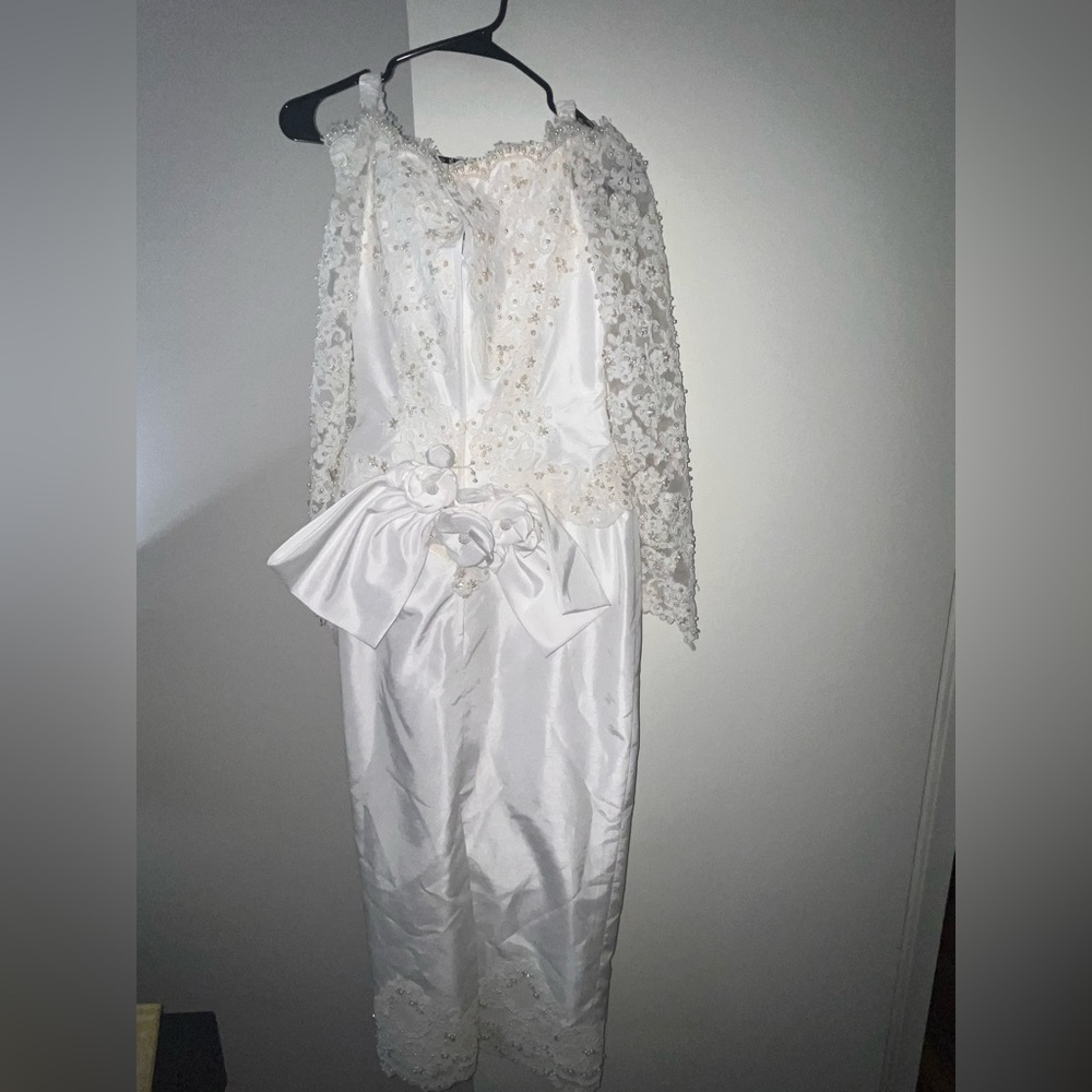 Vintage wedding dress
